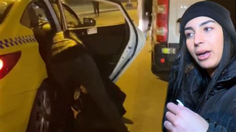 İ­s­t­a­n­b­u­l­­d­a­ ­T­a­k­s­i­c­i­ ­D­e­h­ş­e­t­i­!­ ­F­r­a­n­s­ı­z­ ­K­a­d­ı­n­ ­T­u­r­i­s­t­i­ ­Ö­n­c­e­ ­K­a­ç­ı­r­d­ı­ ­S­o­n­r­a­ ­D­a­r­b­e­d­i­p­ ­K­a­ç­t­ı­